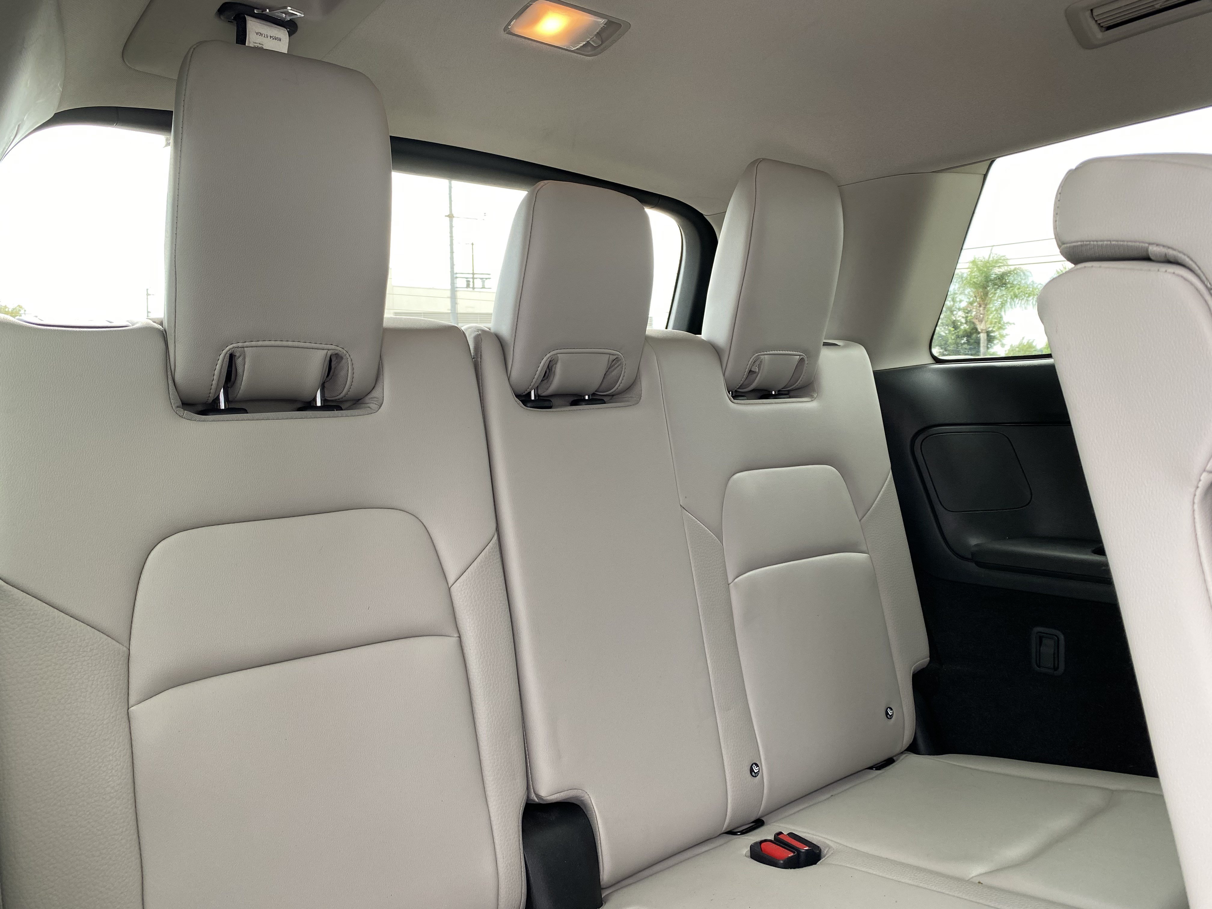 Used 2023 Nissan Pathfinder SL w/ Lighting Package (N92) FWD image 28