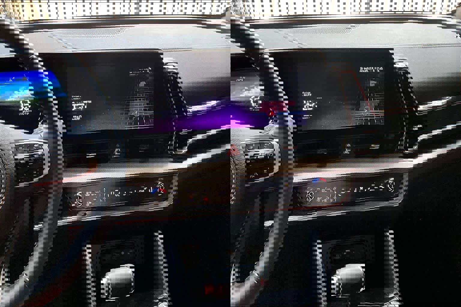 Used 2025 Kia Sportage SX image 6