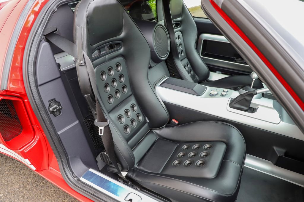Used 2006 Ford GT RWD image 38