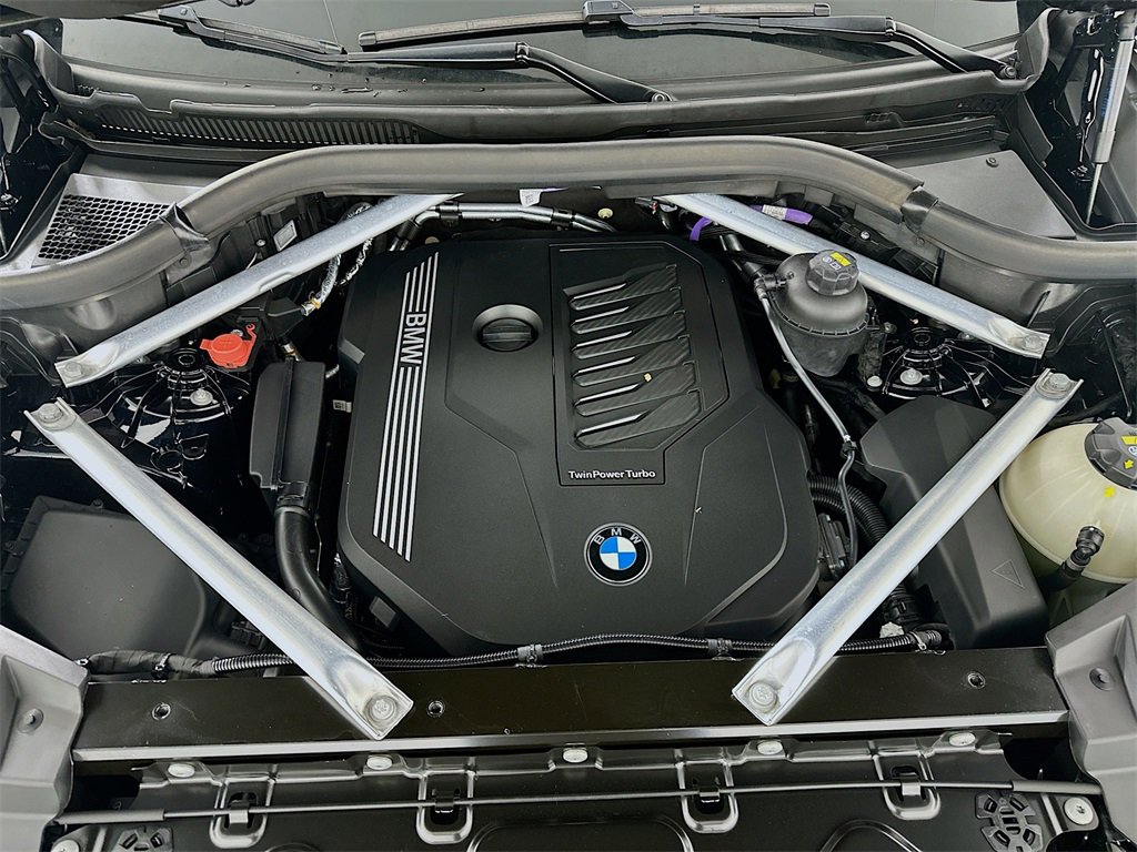 Used 2021 BMW X5 xDrive40i w/ M Sport Package image 31