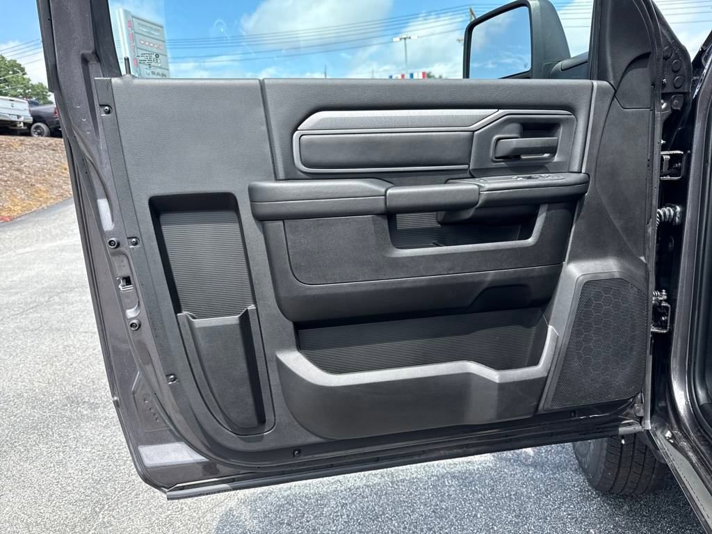 New 2025 RAM 3500 Tradesman image 17