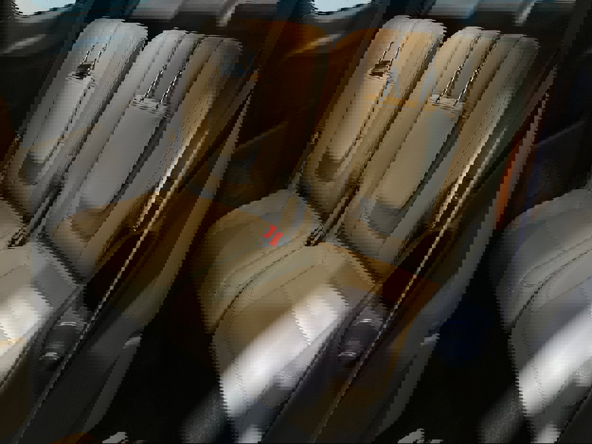 Used 2015 Ford Explorer XLT w/ Equipment Group 202B image 19