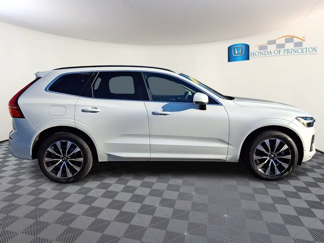 Used 2023 Volvo XC60 B5 Core w/ Climate Package AWD/4WD image 7