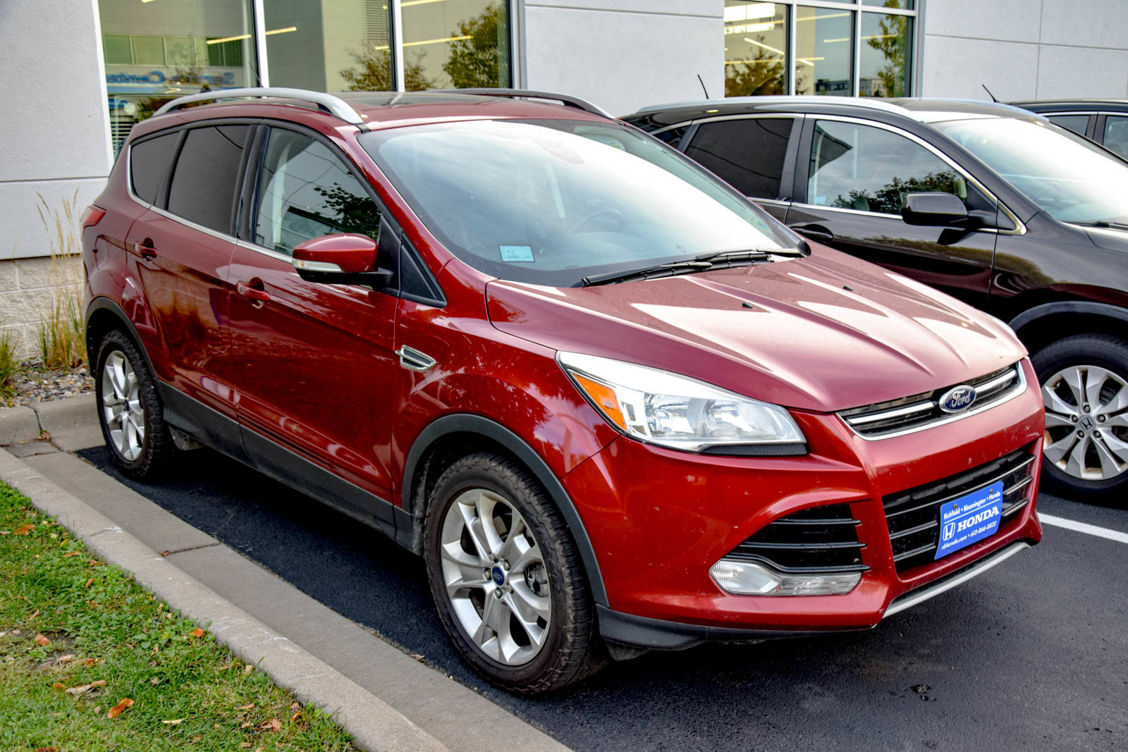 Used 2014 Ford Escape Titanium AWD/4WD image 3