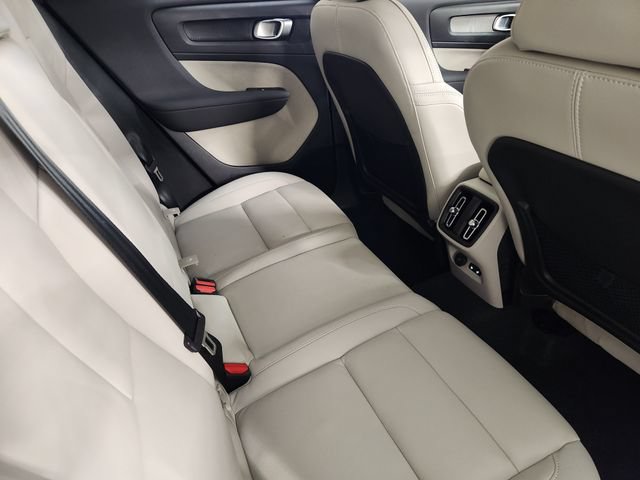 Certified 2026 Volvo XC40 B5 Plus AWD/4WD image 29