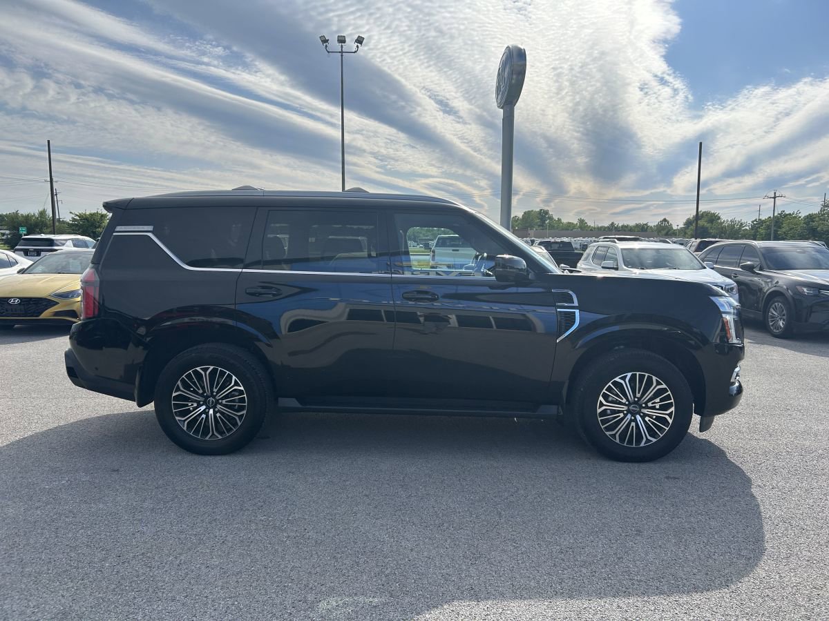 Used 2025 Nissan Armada Platinum AWD/4WD image 3