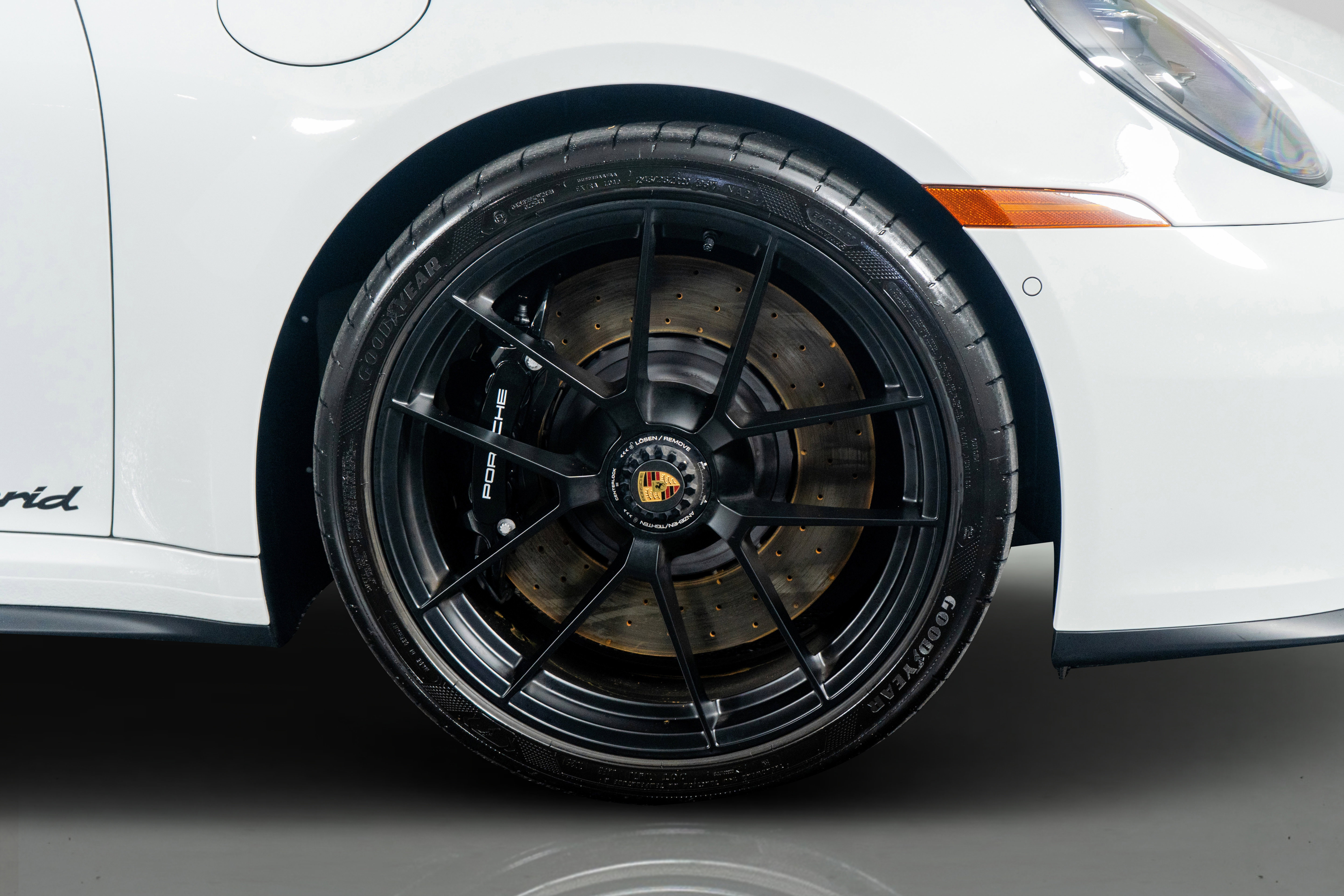 Used 2025 Porsche 911 Carrera 4 GTS AWD/4WD image 7