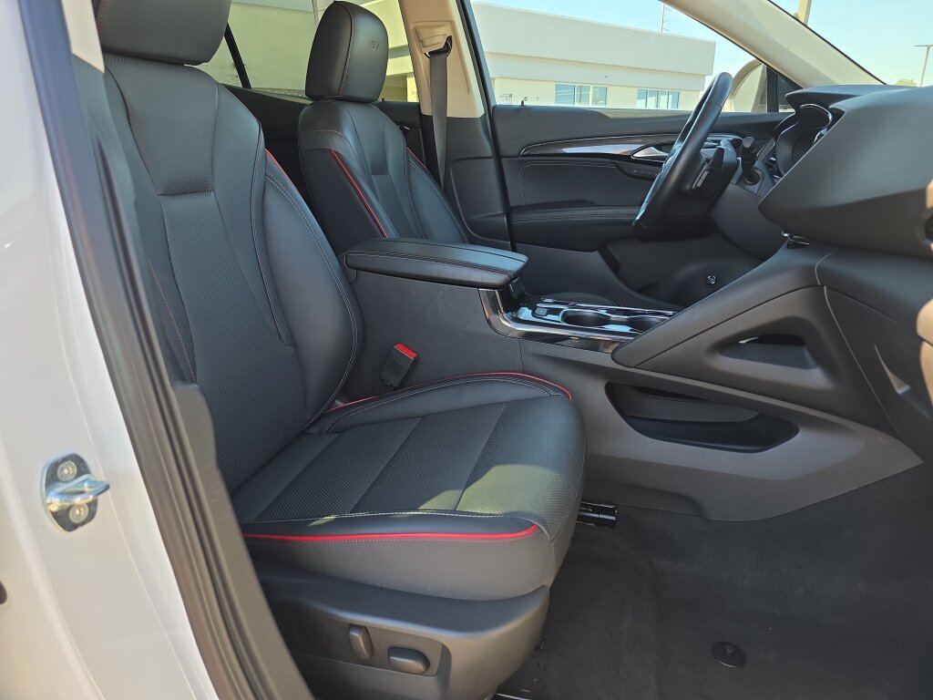 Used 2023 Buick Envision Essence w/ Sport Touring Package AWD/4WD image 15
