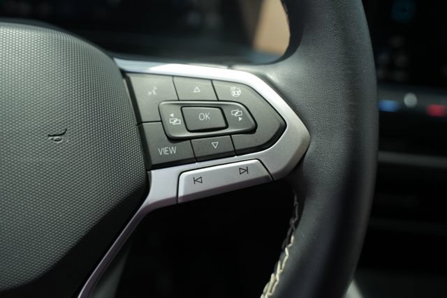 Used 2024 Volkswagen Atlas SE AWD/4WD image 32