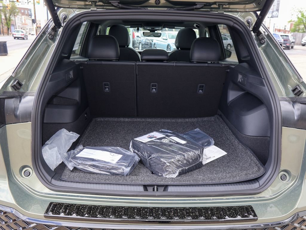 New 2026 Volkswagen Tiguan SE R-Line AWD/4WD image 10