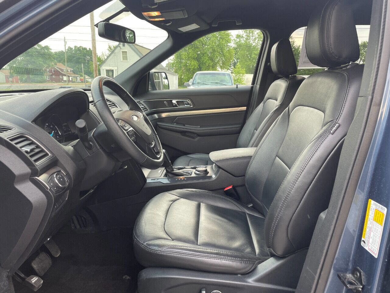 Used 2018 Ford Explorer XLT w/ Equipment Group 202A image 22