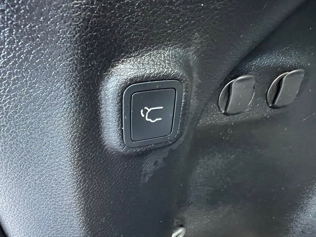 Used 2022 Jeep Cherokee Limited image 22