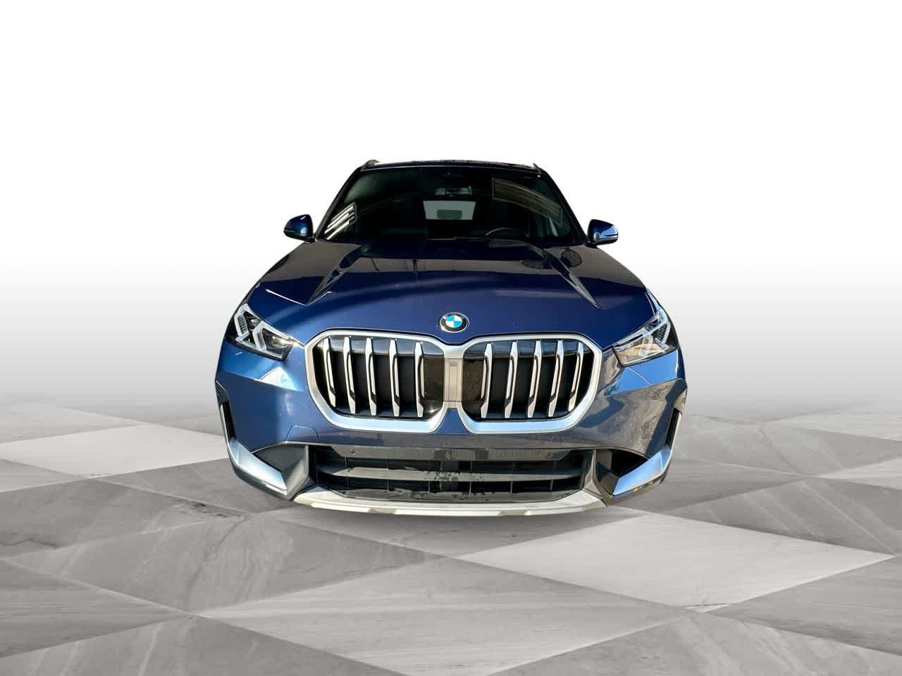 Used 2025 BMW X1 xDrive28i AWD/4WD image 3