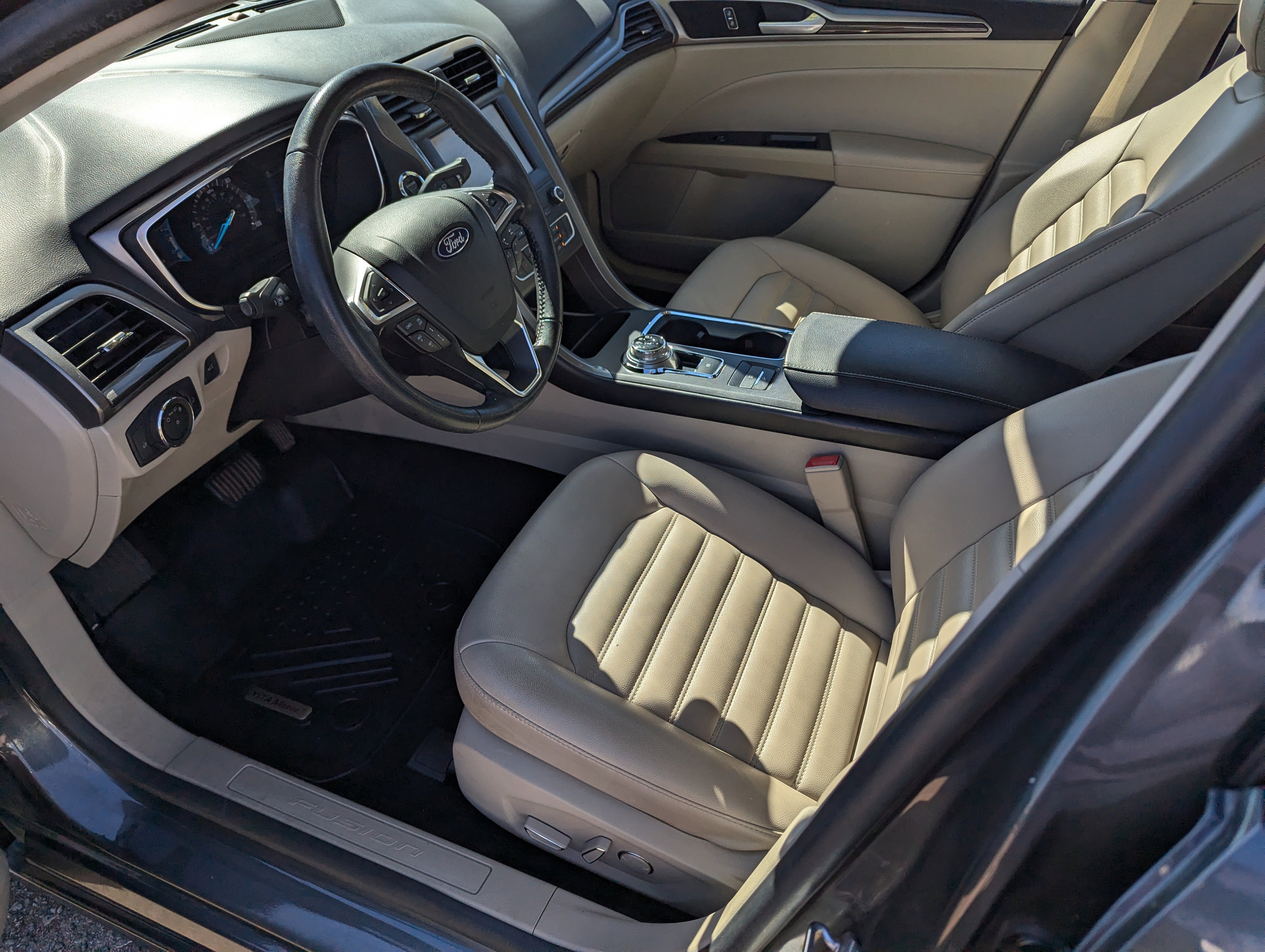 Used 2020 Ford Fusion SEL image 9