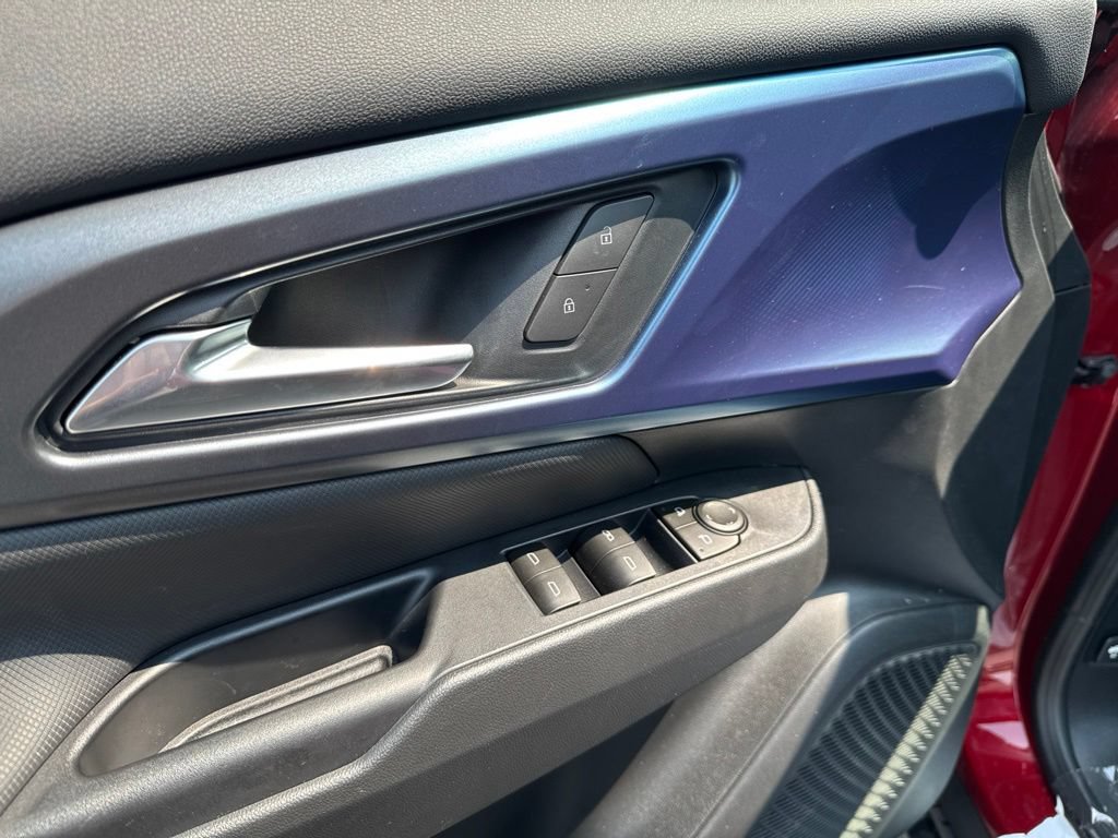 New 2026 Chevrolet Equinox EV LT AWD/4WD image 13
