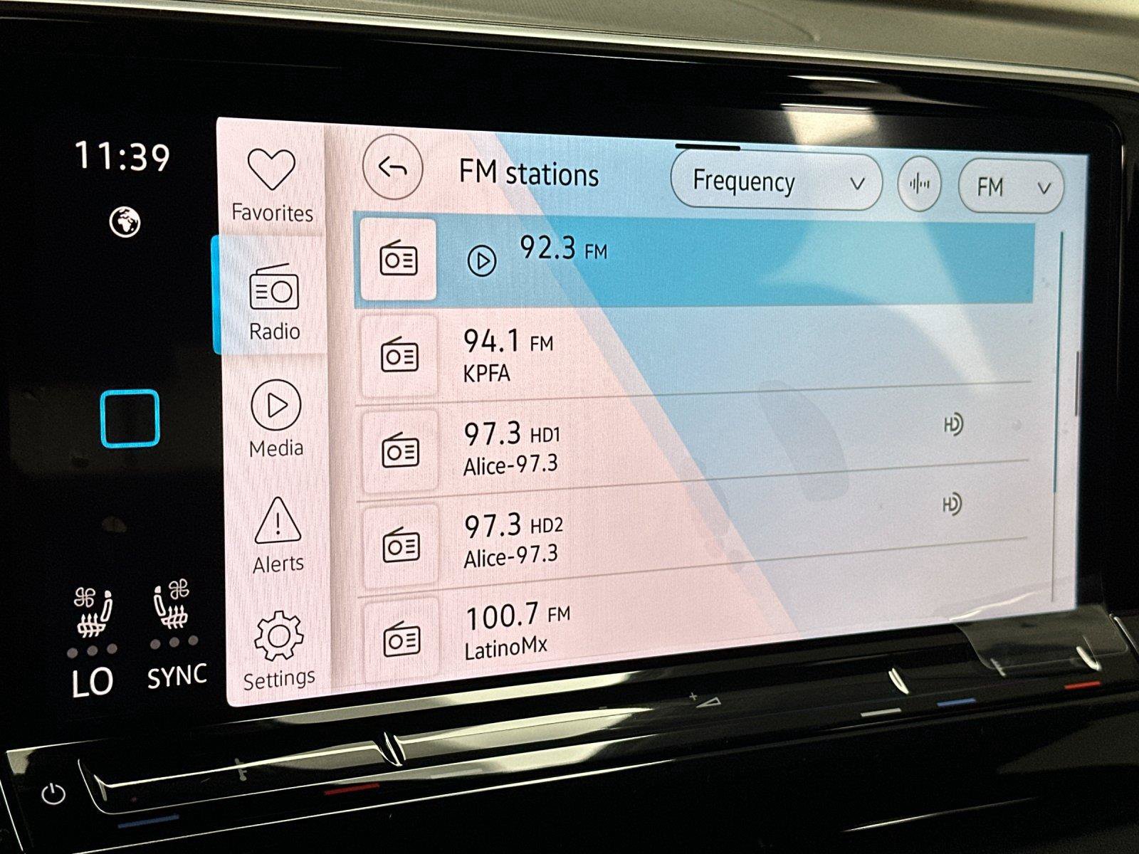 New 2026 Volkswagen Atlas Cross Sport SE AWD/4WD image 17