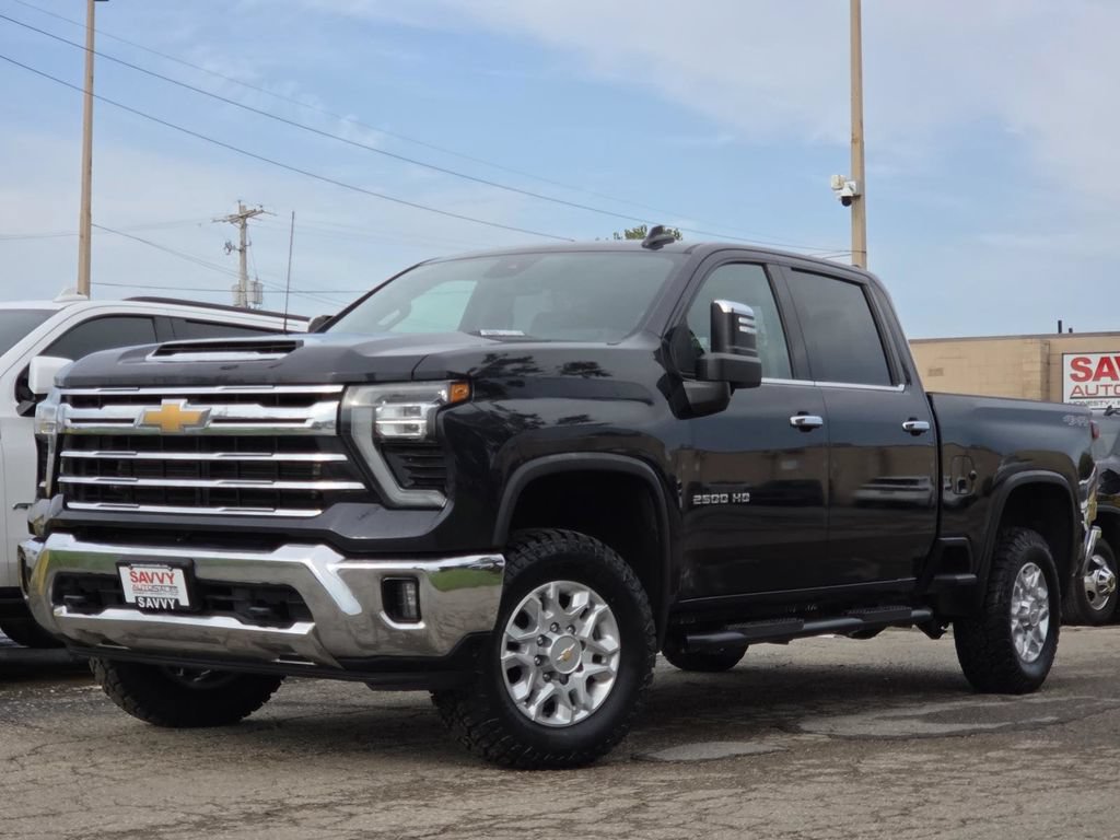 Used 2024 Chevrolet Silverado 2500 LTZ AWD/4WD image 2