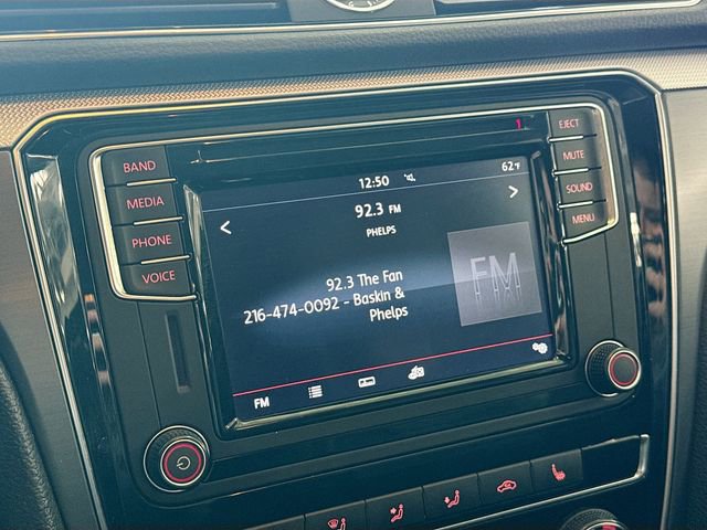 Used 2017 Volkswagen Passat 1.8T R-Line w/ R-Line Lighting Package FWD image 15