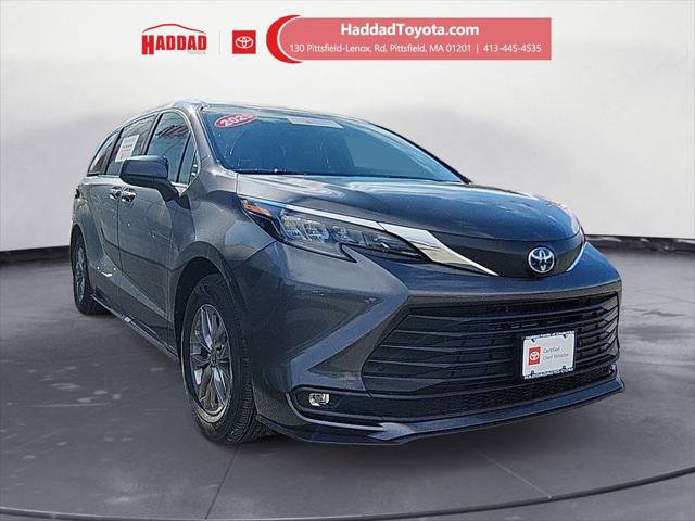 Certified 2025 Toyota Sienna XLE image 7