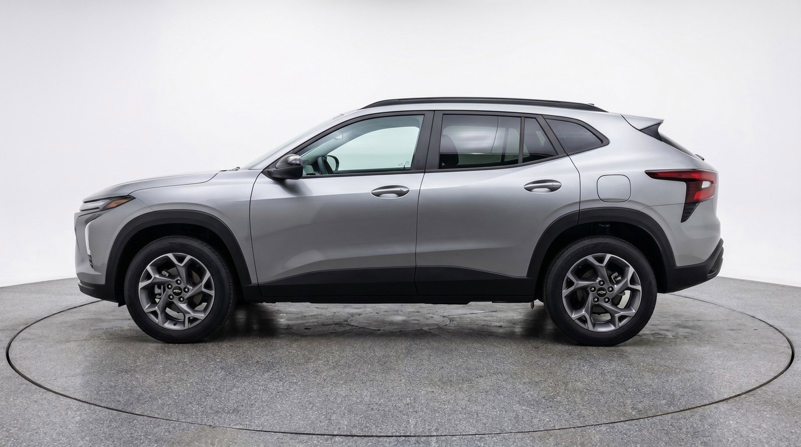 Used 2025 Chevrolet Trax LT FWD image 5
