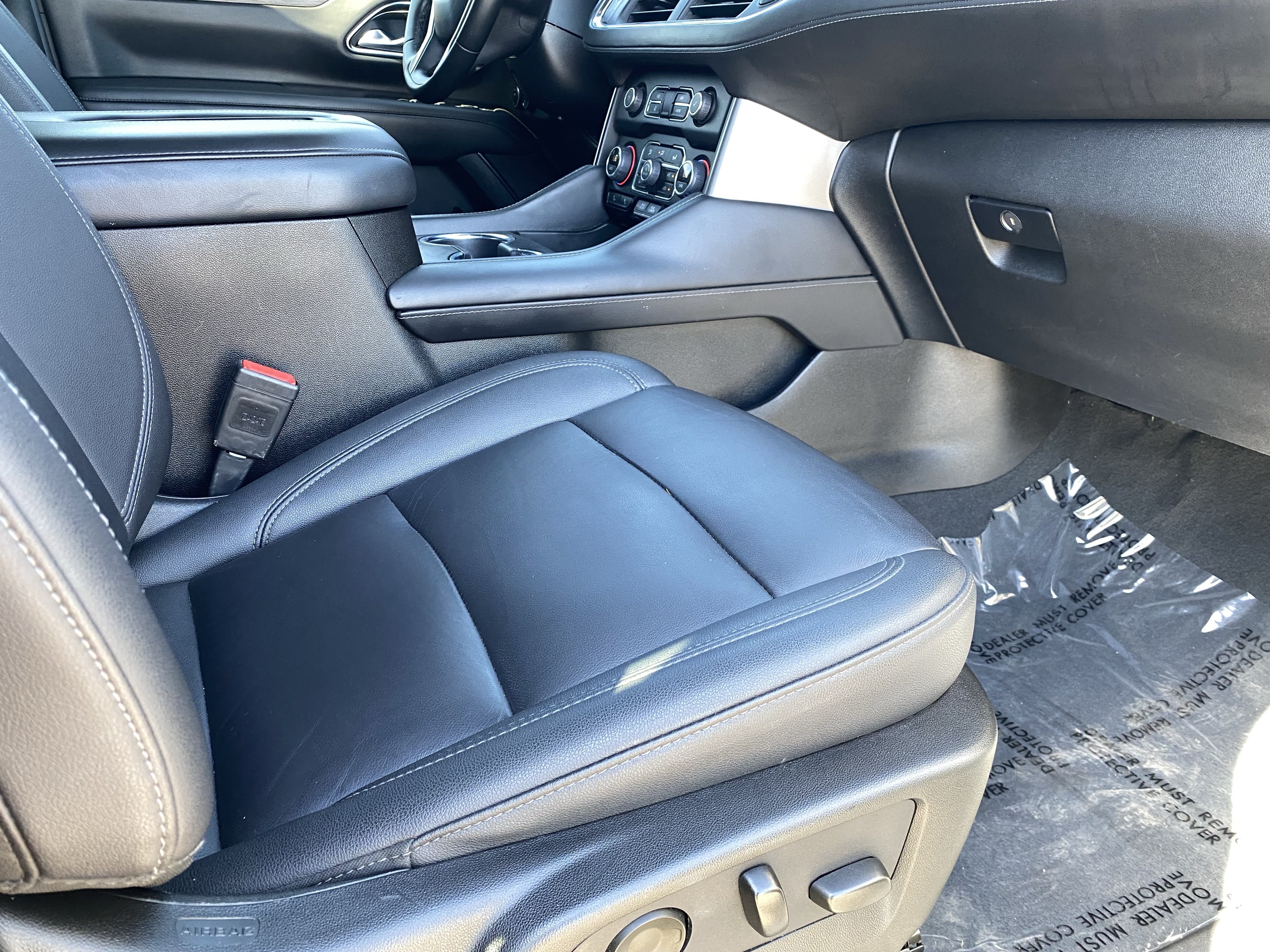 Used 2024 Chevrolet Suburban LT RWD image 11