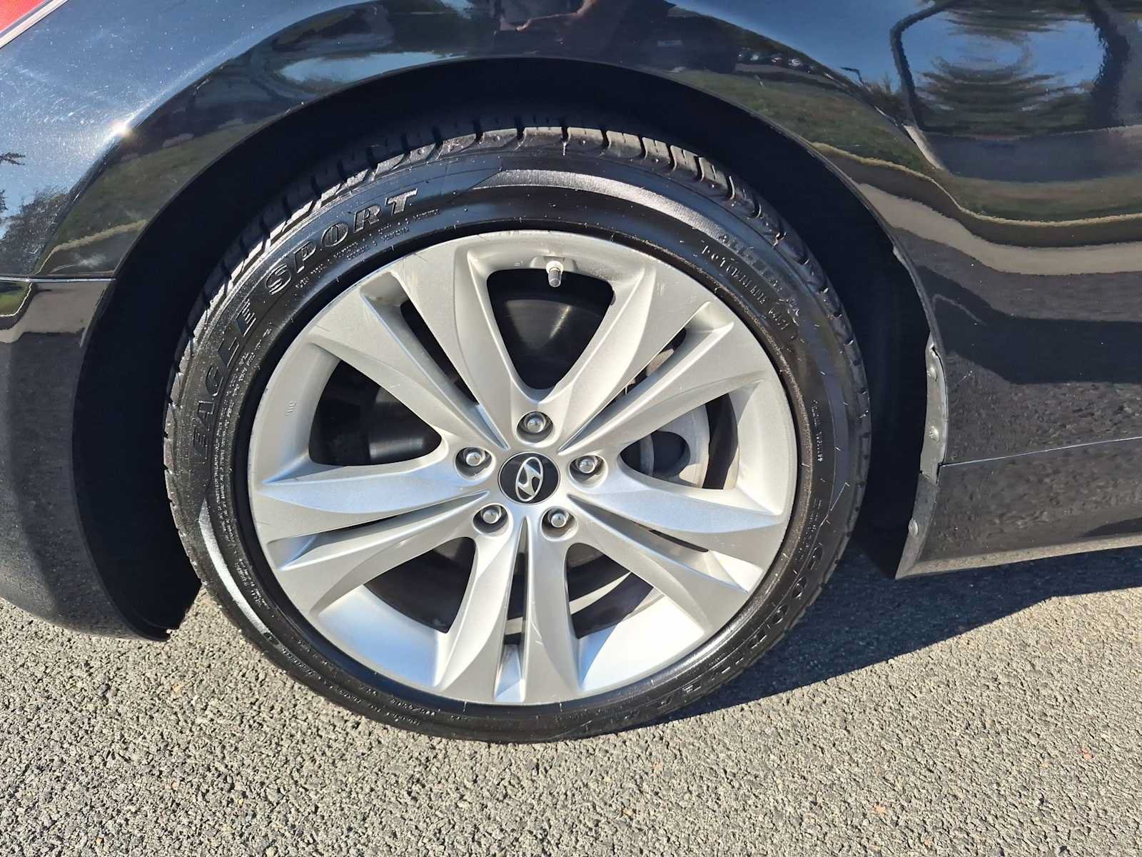 Used 2012 Hyundai Genesis 2.0T RWD image 14