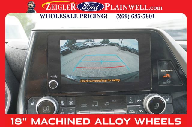 Used 2023 Toyota Highlander XLE image 22