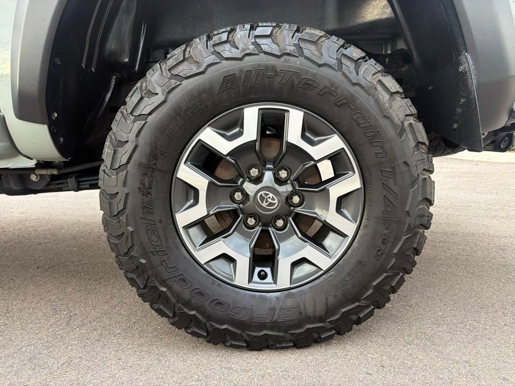 Used 2023 Toyota Tacoma TRD Off-Road AWD/4WD image 33