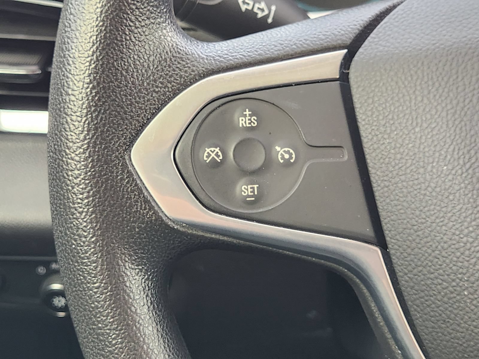 Used 2021 Chevrolet Traverse LS w/ LPO, Floor Liner Package FWD image 29