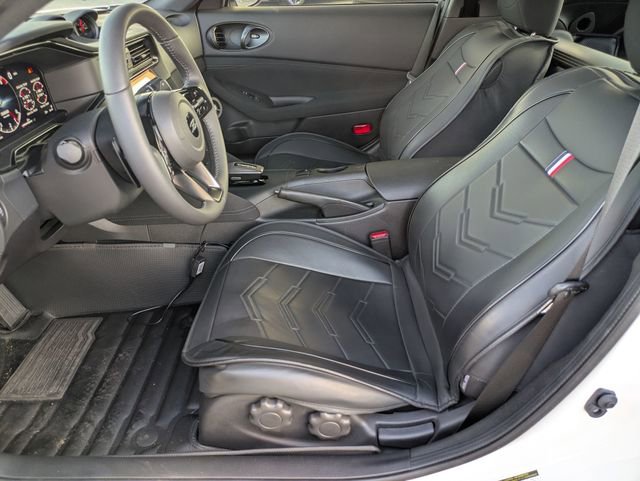 Used 2025 Nissan Z Sport w/ Floor Mat Package image 16