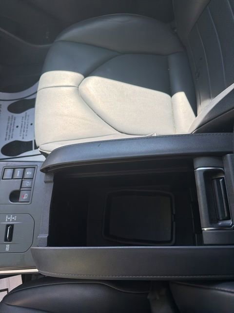 Used 2023 Toyota Highlander XLE image 33