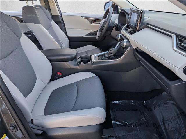 Used 2019 Toyota RAV4 XLE w/ Convenience Package FWD image 21