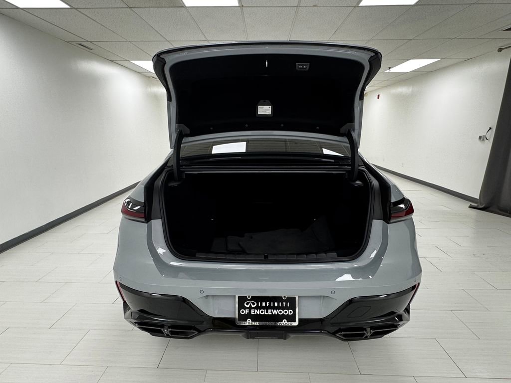 Used 2023 BMW 760i xDrive w/ Executive Package image 43