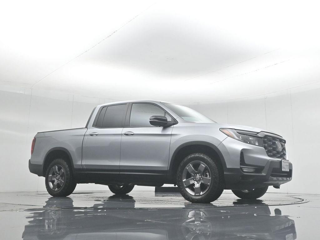 Used 2024 Honda Ridgeline TrailSport image 3