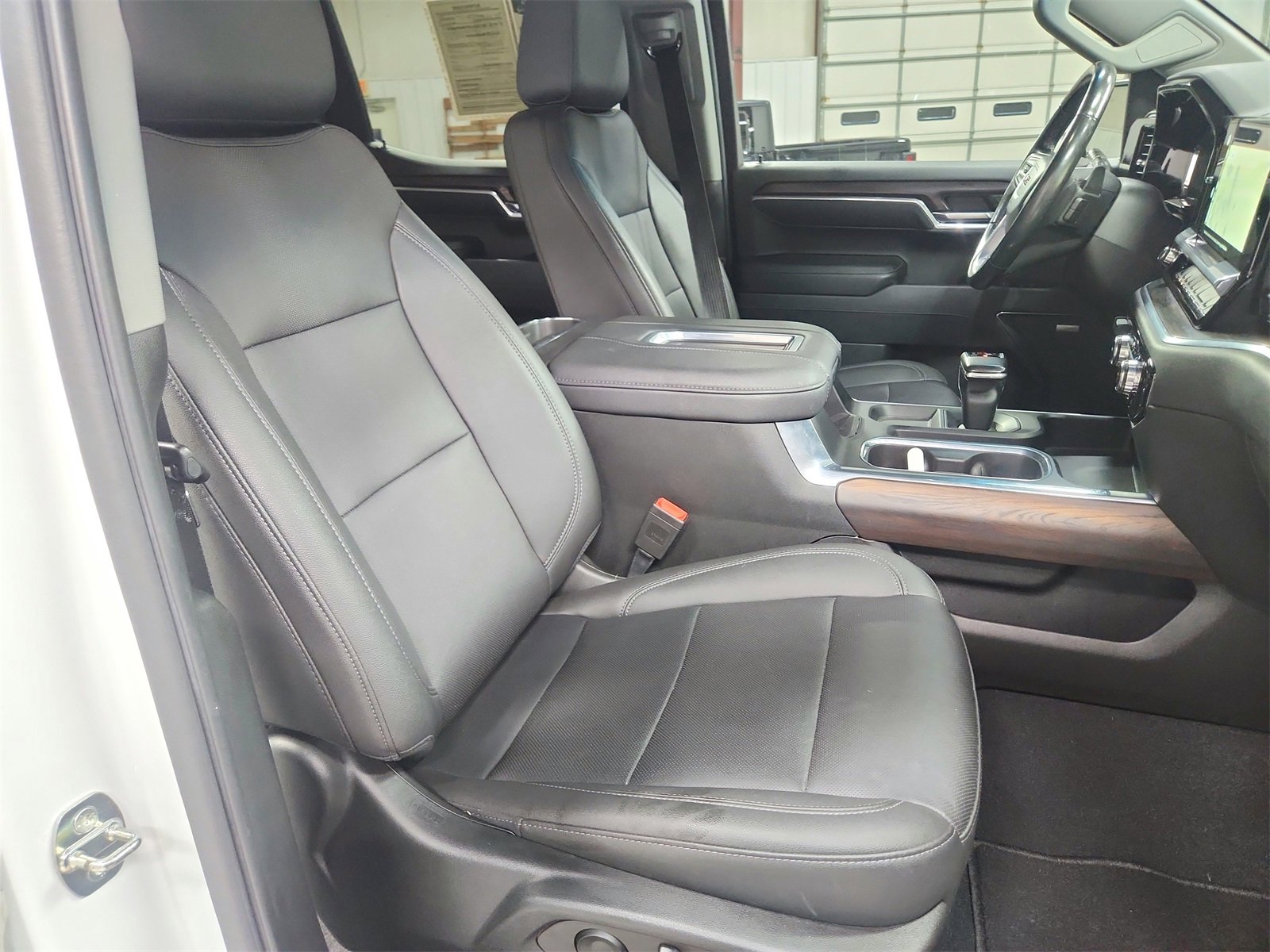 Used 2022 GMC Sierra 1500 SLT w/ SLT Premium Plus Package image 41