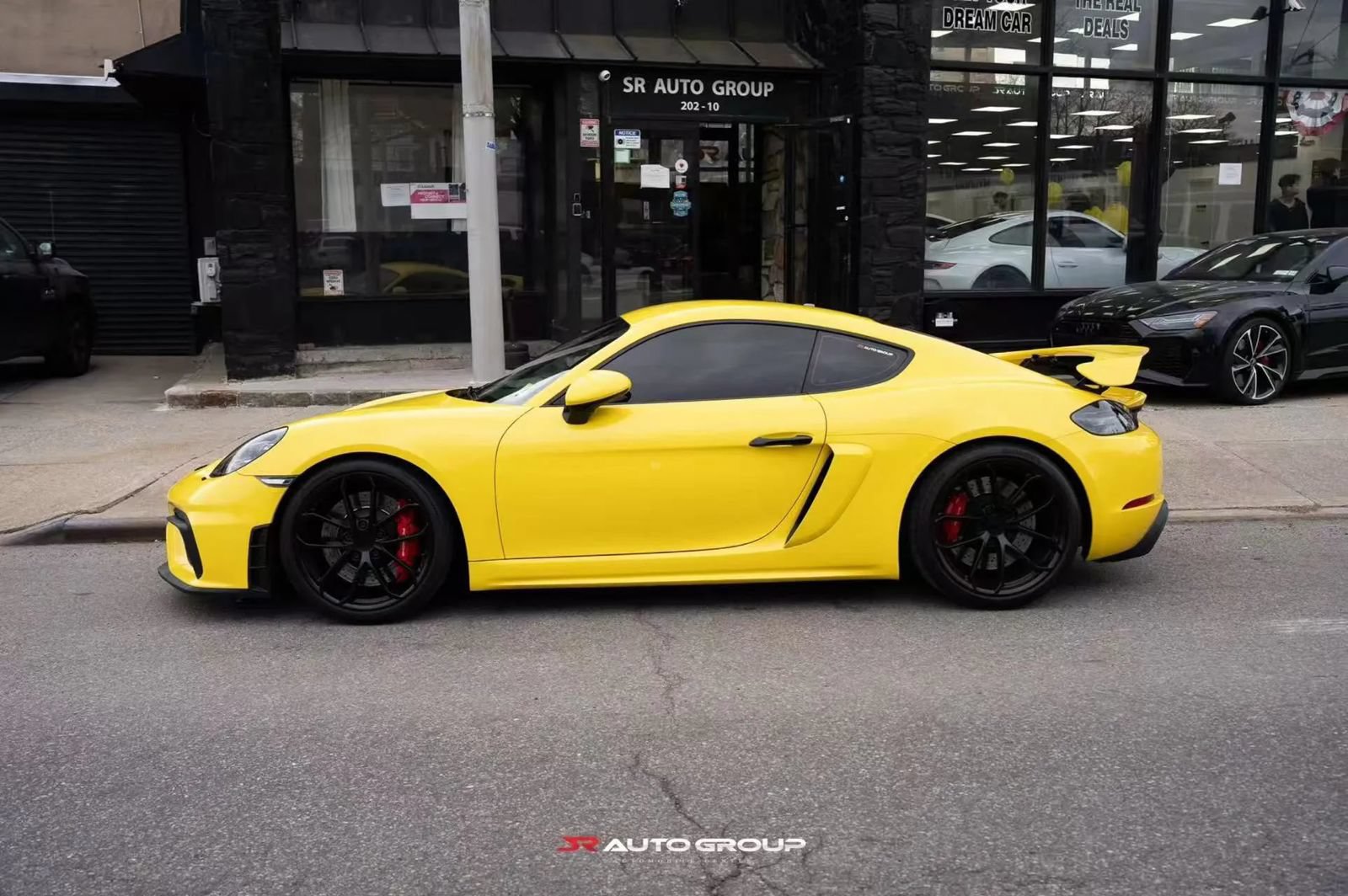 Used 2020 Porsche 718 Cayman GT4 RWD image 5