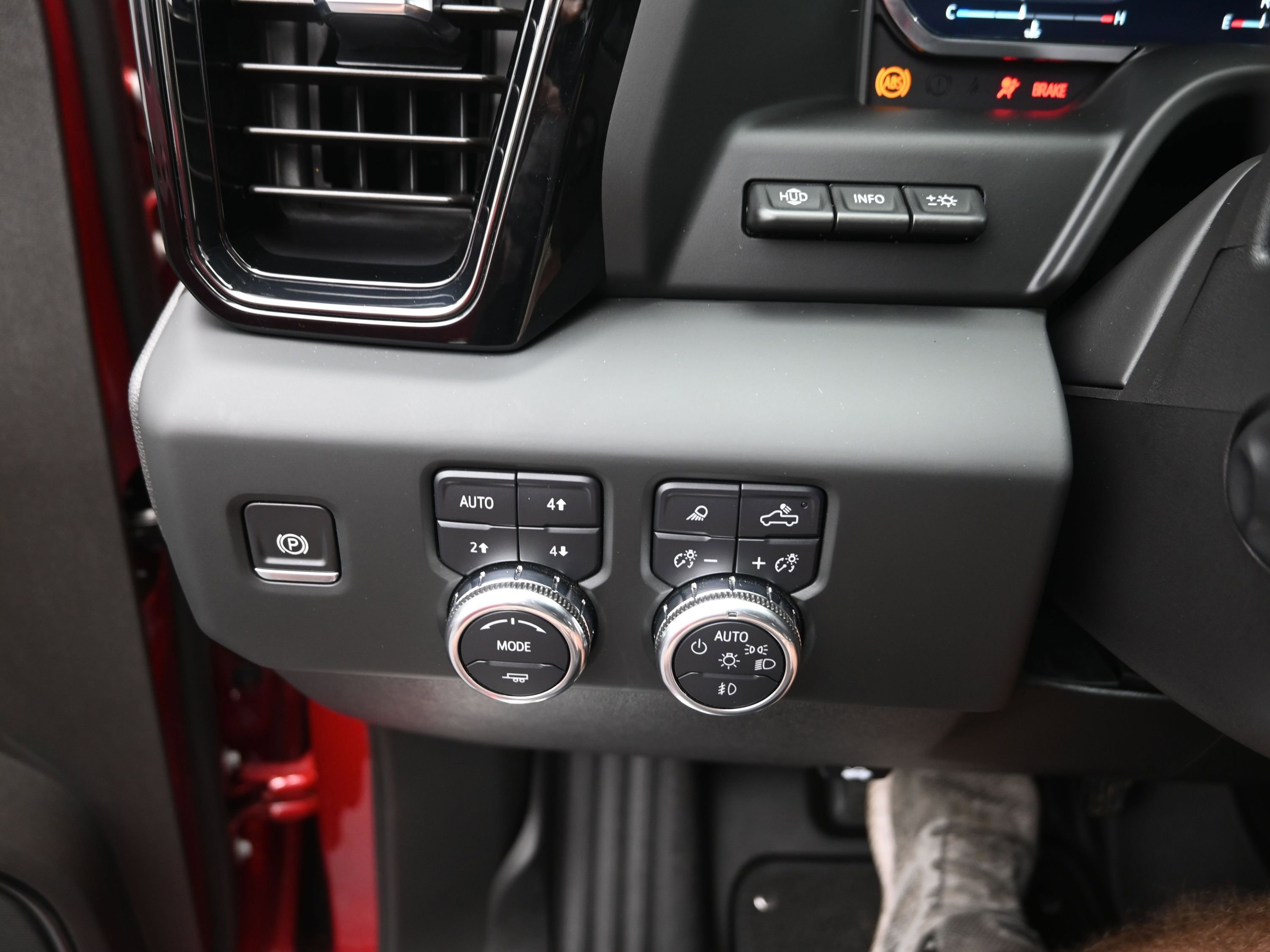 Used 2024 GMC Sierra 1500 AT4 w/ Technology Package image 14