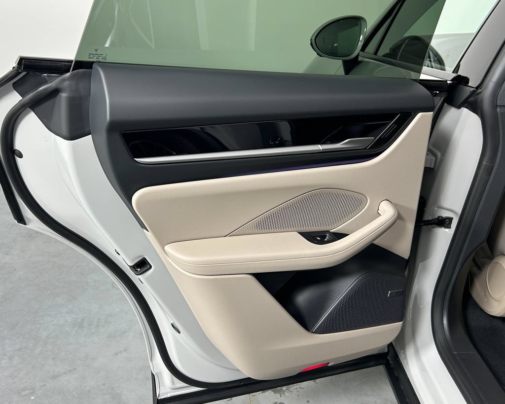 New 2026 Porsche Macan 4 Electric AWD/4WD image 28