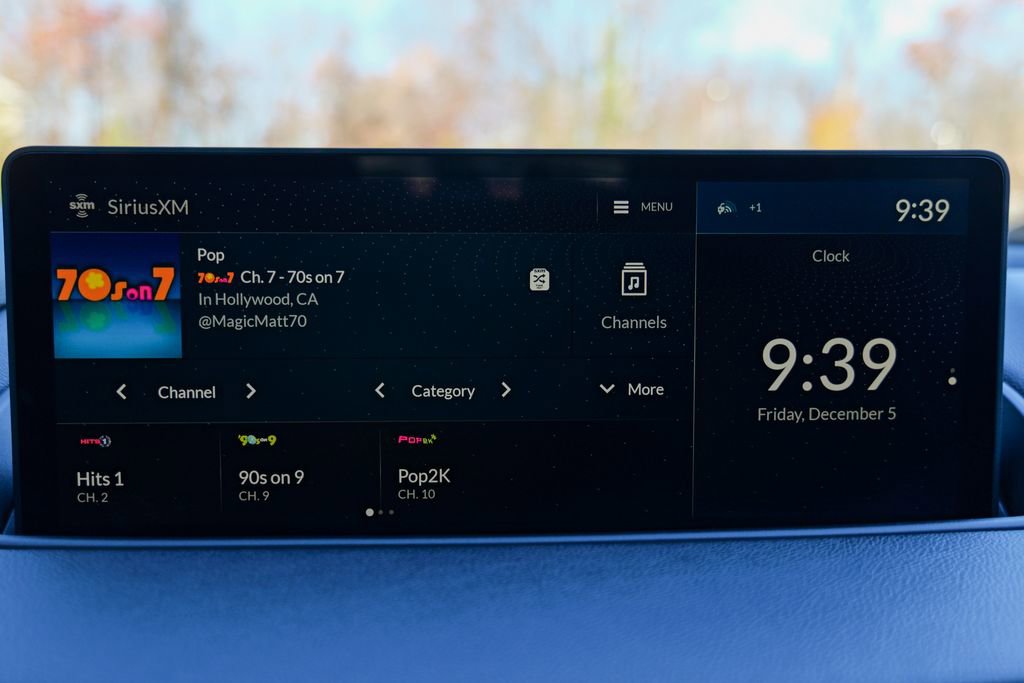 Used 2023 Acura MDX SH-AWD image 58