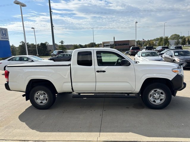 Used 2019 Toyota Tacoma SR image 4