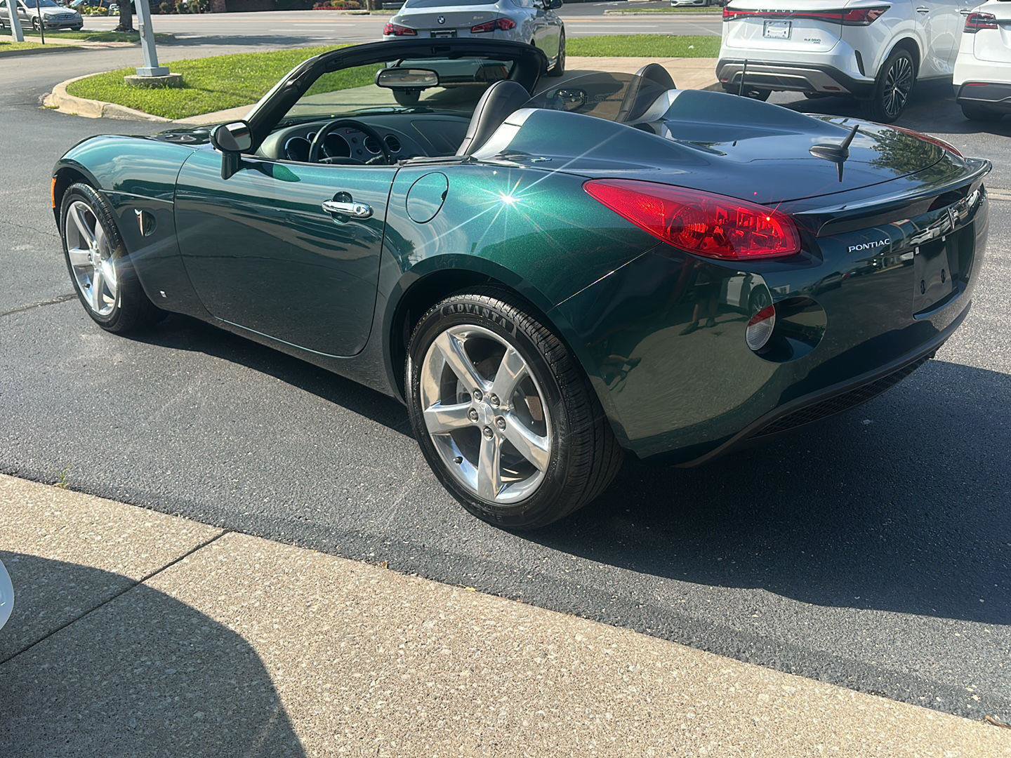 Used 2008 Pontiac Solstice Convertible w/ Premium Package RWD image 5