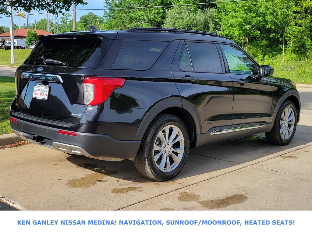 Used 2023 Ford Explorer XLT w/ Equipment Group 202A AWD/4WD image 3