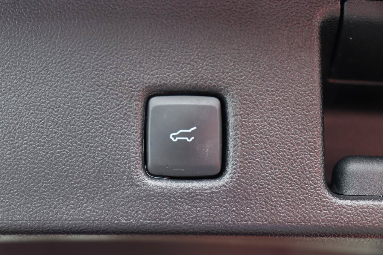 Used 2025 Ford Escape ST-Line Select AWD/4WD image 51