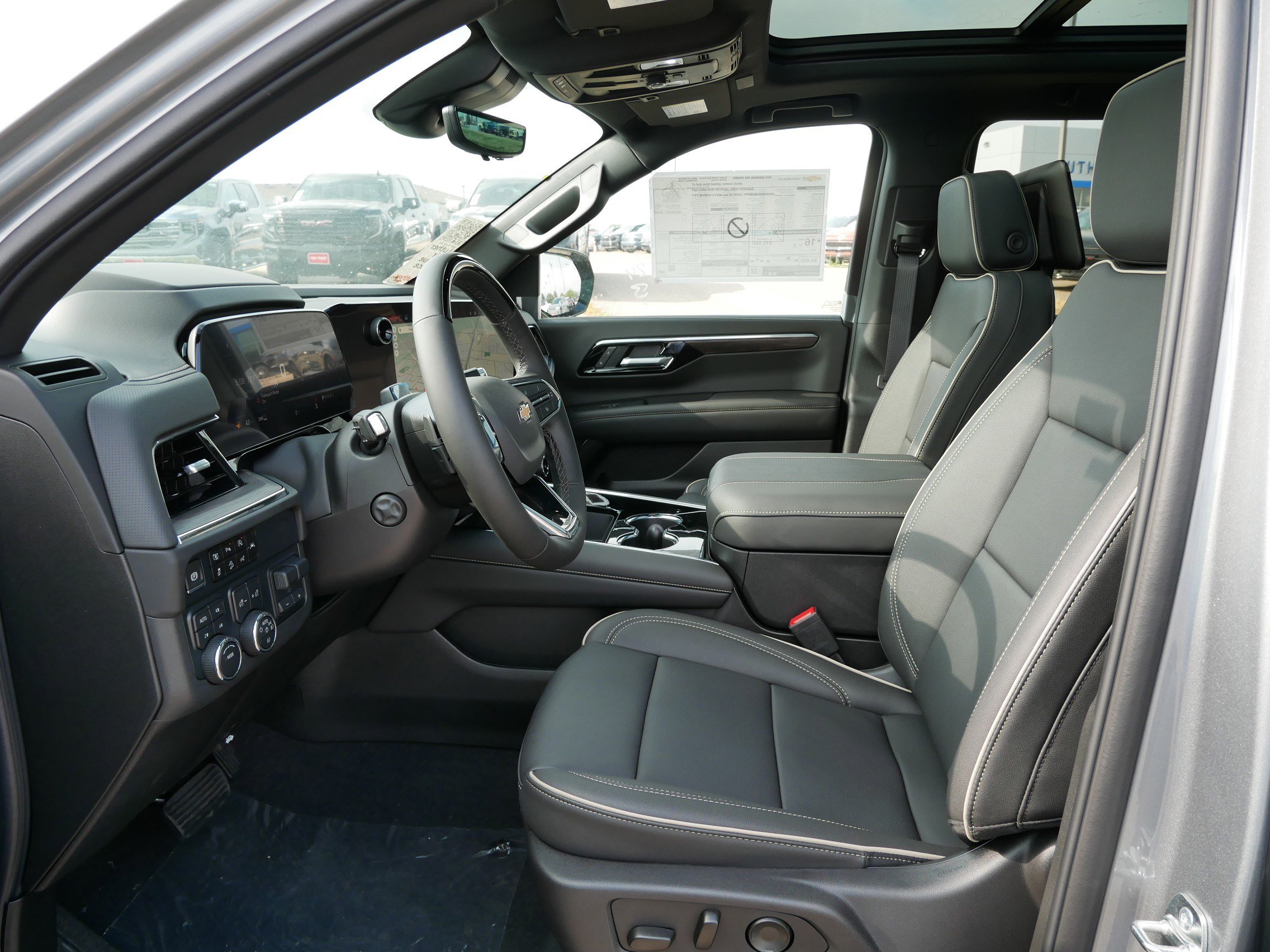 New 2025 Chevrolet Suburban Premier image 10