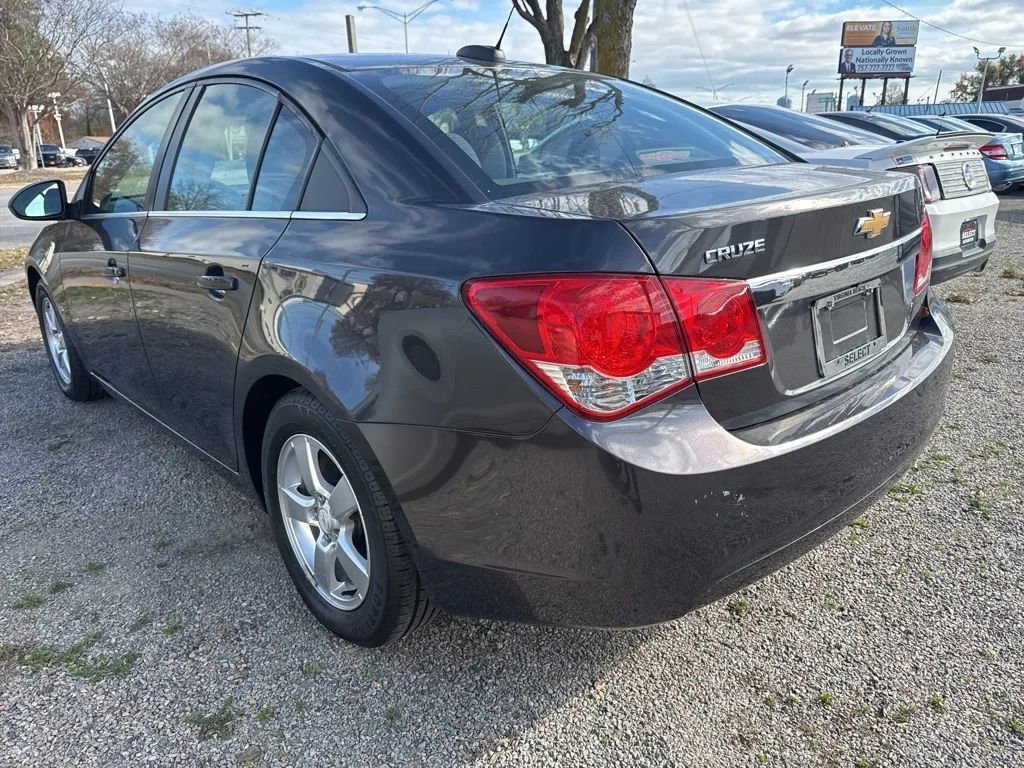 Used 2016 Chevrolet Cruze LT w/ Technology Package image 3