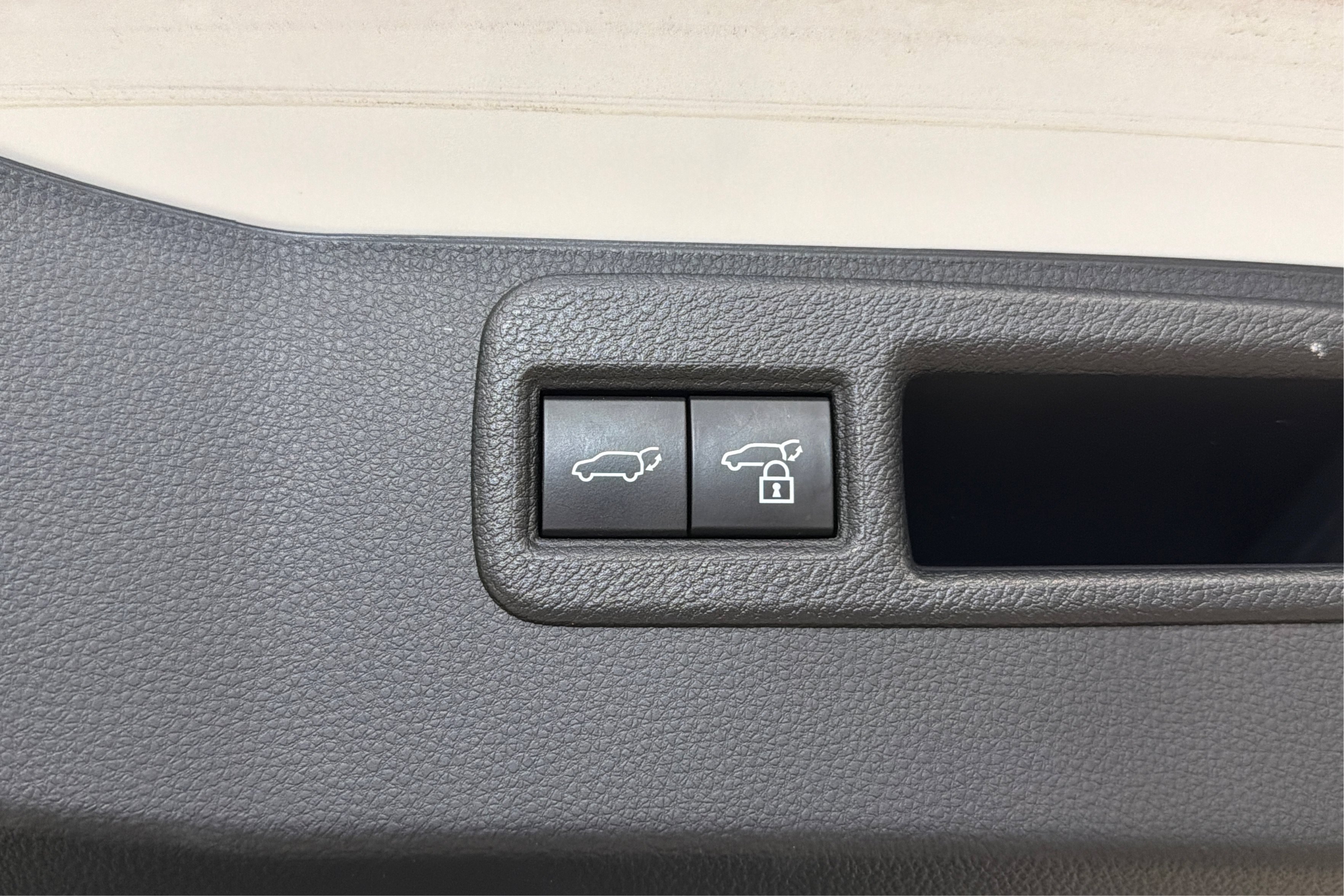 Used 2023 Toyota Venza Limited AWD/4WD image 44