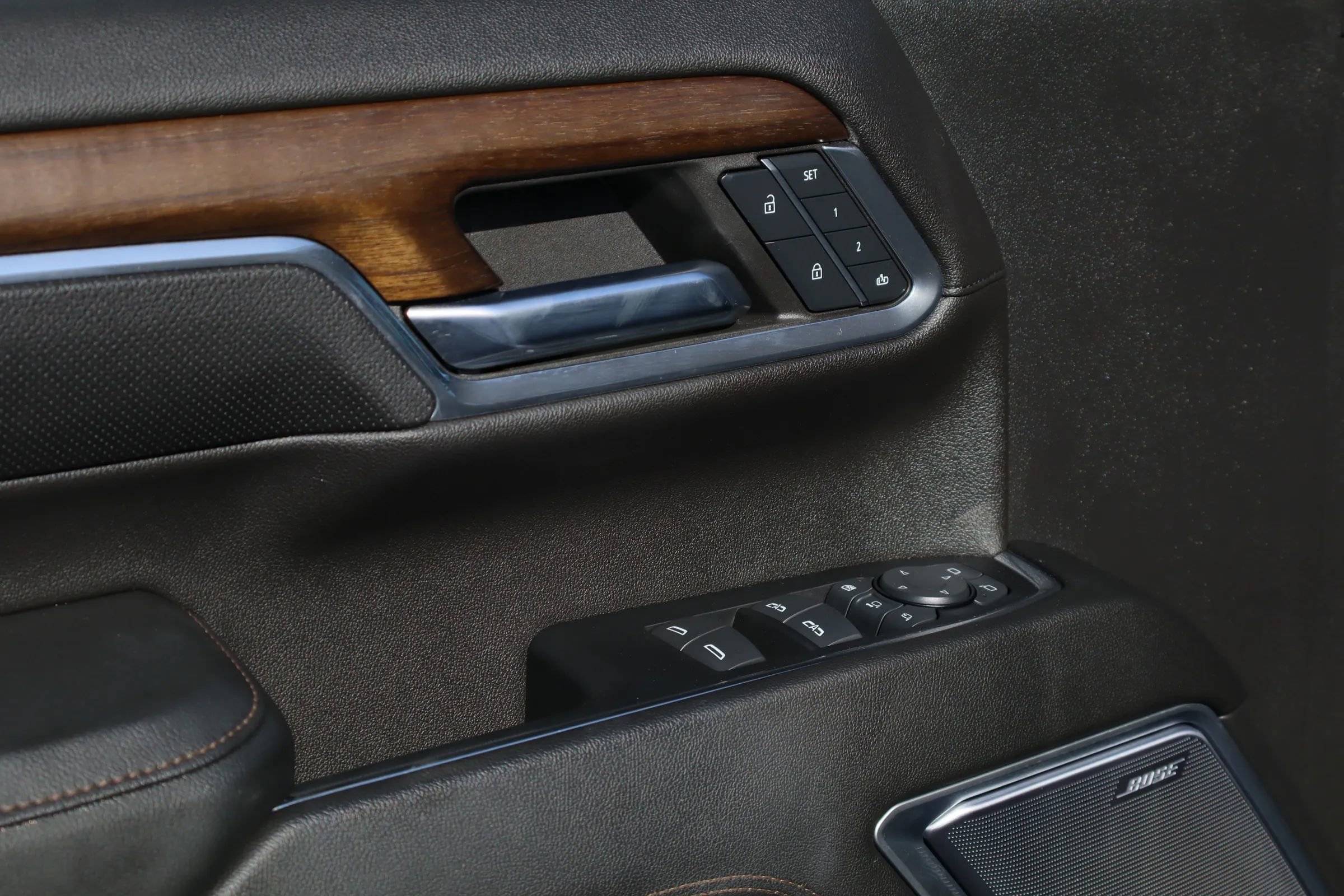 Used 2024 Chevrolet Silverado 2500 High Country w/ High Country Premium Package AWD/4WD image 19