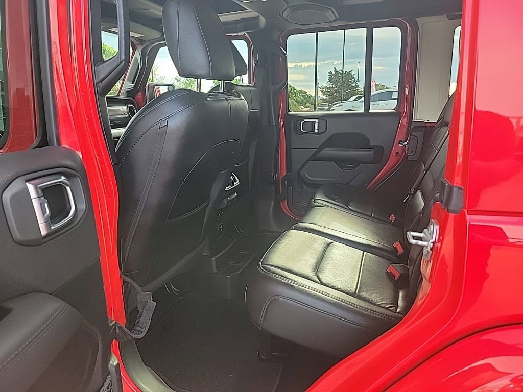 Used 2021 Jeep Wrangler Unlimited Sahara AWD/4WD image 12