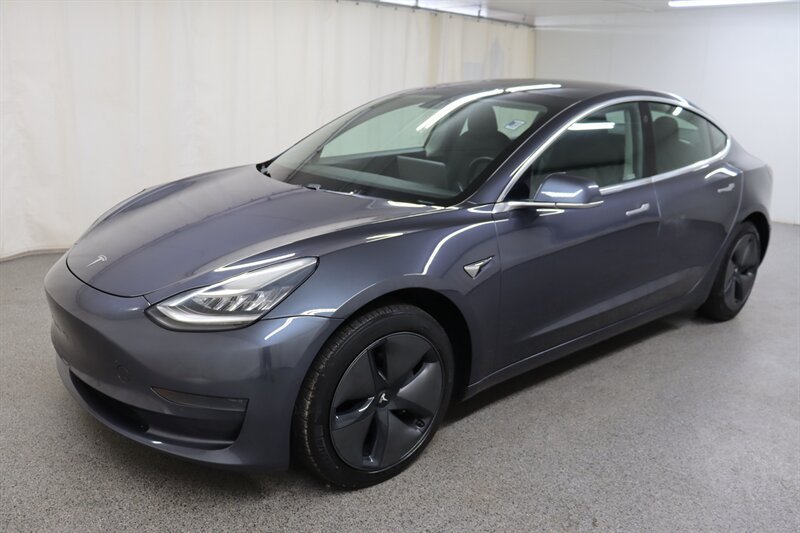 Used 2020 Tesla Model 3 Standard Range RWD image 3