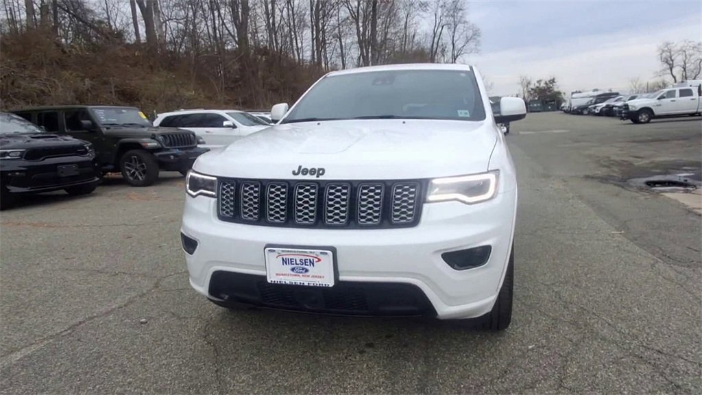 Used 2021 Jeep Grand Cherokee Laredo X image 3